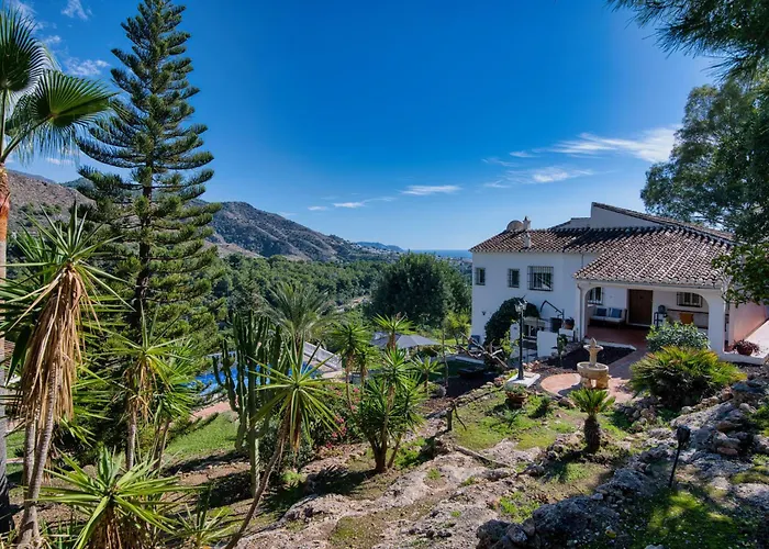 Villa Morera Garden Villa 5 Pers, 2 Bedrooms With Extra Rooms When Needed Frigiliana